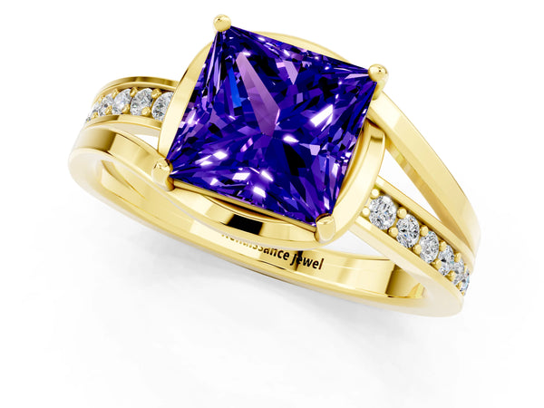 Yellow gold Princess Cut Tanzanite Solitaire Ring with Split Shank and Prong Setting