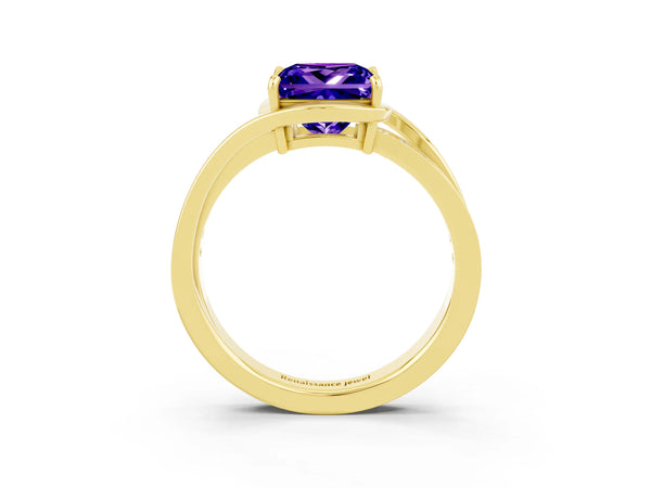 Yellow gold Princess Cut Tanzanite Solitaire Ring with Split Shank and Prong Setting