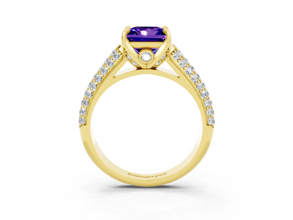 Yellow gold Princess Cut Tanzanite Solitaire Ring with Three-Row Pavé Band and Four-Prong Setting