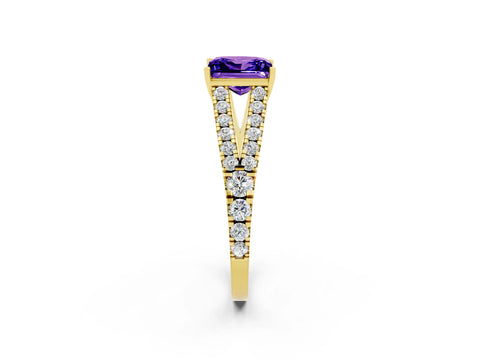 Yellow gold Princess Cut Tanzanite Split Shank Pavé Engagement Ring with Four-Prong Setting_14