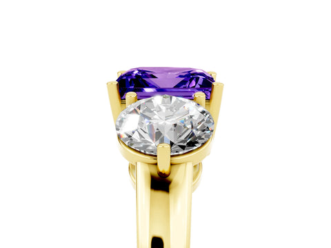 Yellow gold Princess Cut Tanzanite Three-Stone Ring with Prong Setting and Classic Band_5