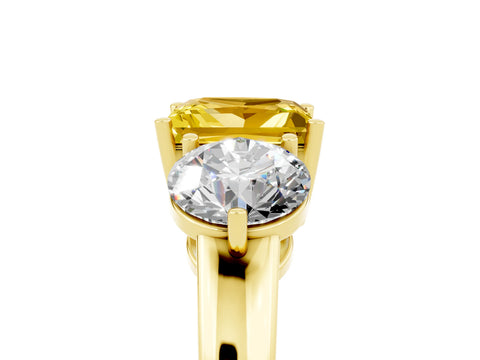 Yellow gold Princess Cut Yellow Sapphire Three-Stone Ring with Prong Setting and Classic Band_5