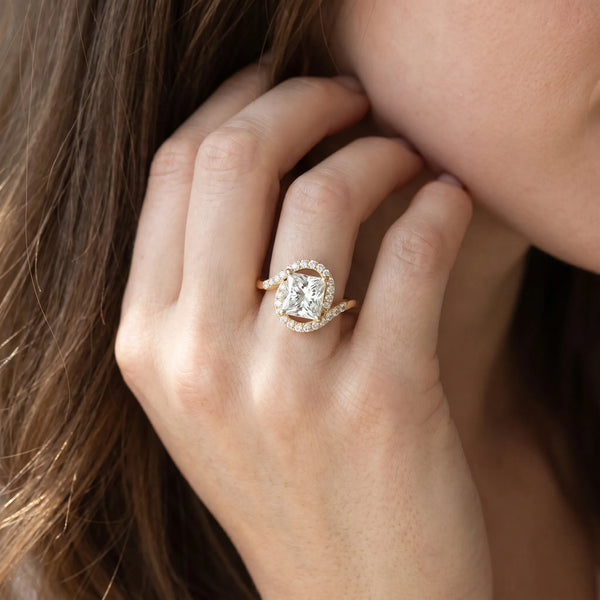 Yellow gold Princess Halo Twist Band with Four-Prong Setting