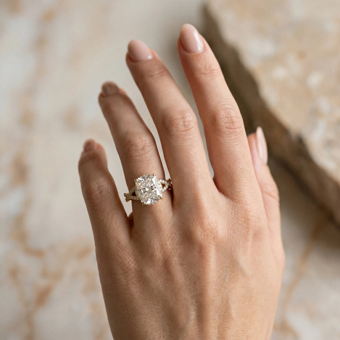 Yellow gold Radiant Cut Diamond  Halo Twist Band Solitaire Prong Setting Ring_12
