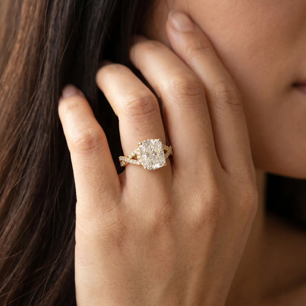Yellow gold Radiant Cut Diamond  Halo Twist Band Solitaire Prong Setting Ring