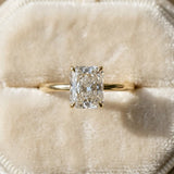 Yellow gold Radiant Cut Diamond Solitaire Ring with Thin Band and Four-Prong Setting_71