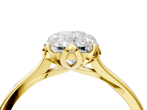 Yellow gold Radiant Cut Solitaire Diamond Ring with Flower-Prong Setting and Classic Band_204