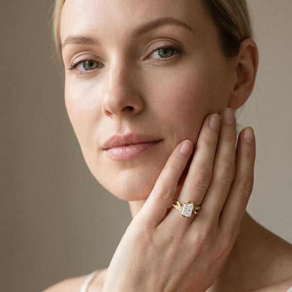 Yellow gold Radiant Solitaire Twisted Band with Prong Setting