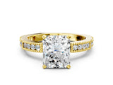 Yellow gold Radiant Solitaire with Pavé Band and Four-Prong Setting_318