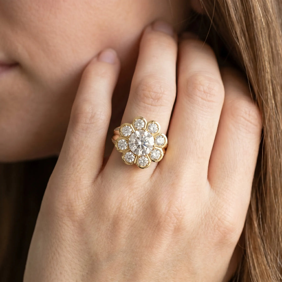 Yellow gold Round Brilliant Flower Halo Diamond Split Shank Ring