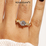 Yellow gold Round Brilliant Solitaire with Leaf Motif Band and Four-Prong Setting_104