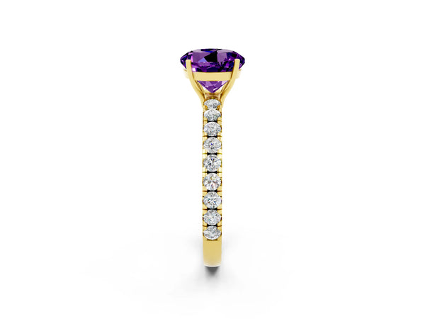 Yellow gold Round Cut Amethyst Pavé Solitaire Engagement Ring with Four-Prong Setting