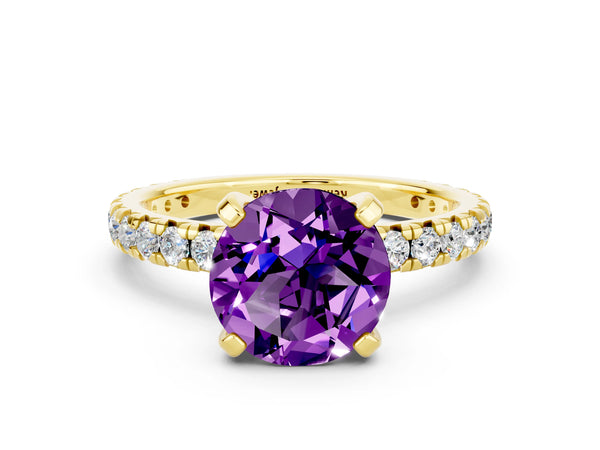 Yellow gold Round Cut Amethyst Pavé Solitaire Ring with Round Band and Prong Setting