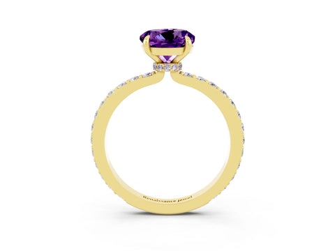 Yellow gold Round Cut Amethyst Ring with Pavé Band and Four-Prong Setting_3