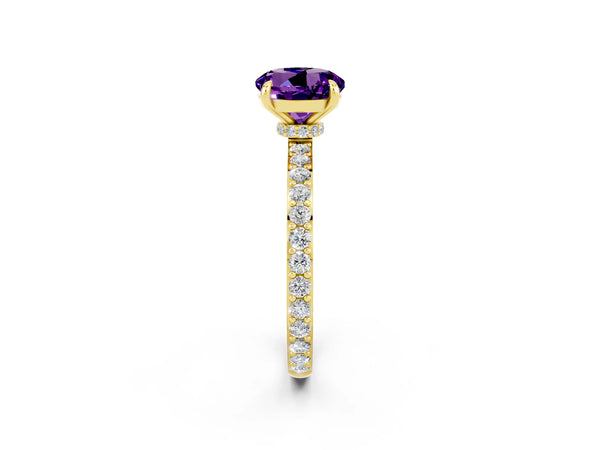 Yellow gold Round Cut Amethyst Solitaire Engagement Ring with Pavé Band and Four-Prong Setting