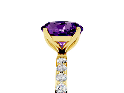 Yellow gold Round Cut Amethyst Solitaire Engagement Ring with Pavé Band and Prong Setting_5