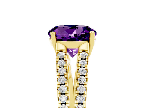 Yellow gold Round Cut Amethyst Solitaire Engagement Ring with Split Shank Pavé Band_5
