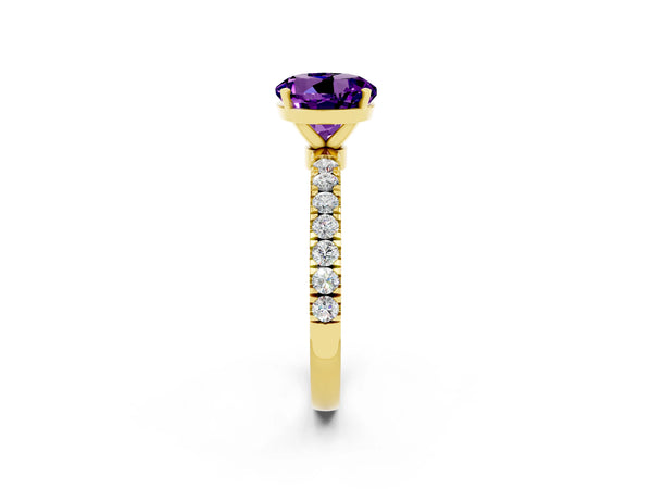 Yellow gold Round Cut Amethyst Solitaire Ring with Pavé Accents and Four-Prong Setting