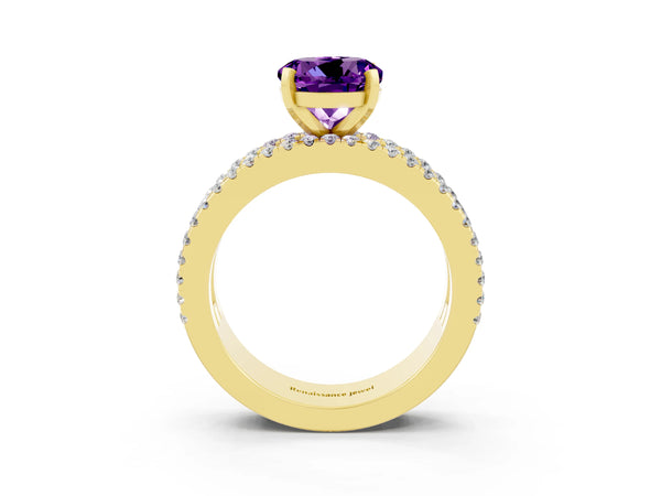 Yellow gold Round Cut Amethyst Solitaire Ring with Pavé and Channel Set Band