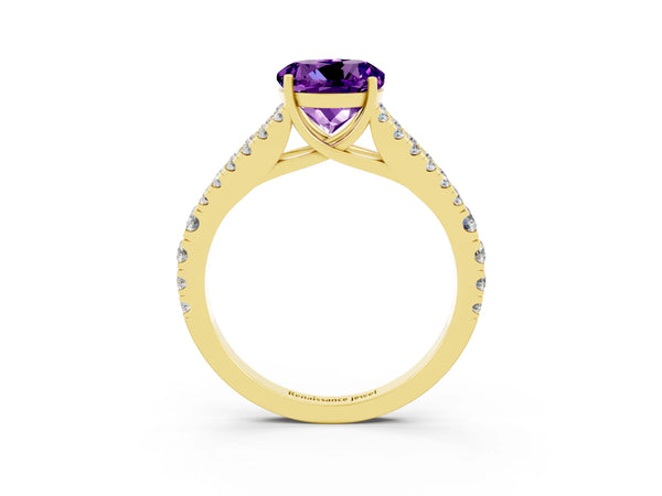 Yellow gold Round Cut Amethyst Split Shank Pavé Engagement Ring with Four-Prong Setting