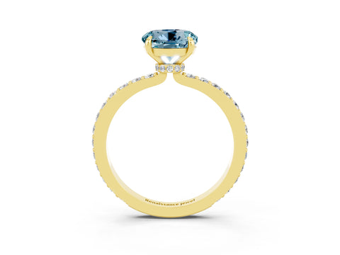 Yellow gold Round Cut Aquamarine Solitaire Engagement Ring with Pavé Band and Four-Prong Setting_3