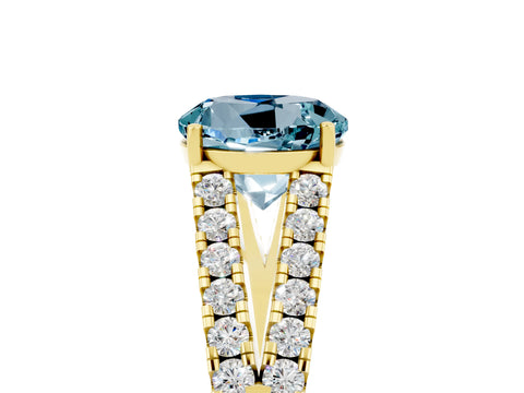 Yellow gold Round Cut Aquamarine Split Shank Pavé Engagement Ring with Four-Prong Setting_17