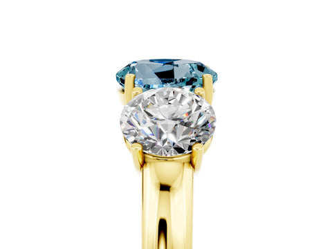 Yellow gold Round Cut Aquamarine Three-Stone Ring with Four-Prong Setting and Classic Band_5