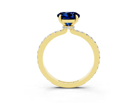 Yellow gold Round Cut Blue Sapphire Ring with Pavé Band and Four-Prong Setting_3