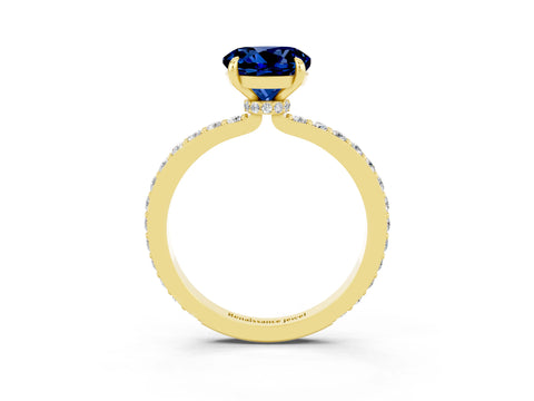 Yellow gold Round Cut Blue Sapphire Solitaire Engagement Ring with Pavé Band and Four-Prong Setting_3