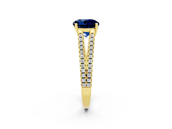 Yellow gold Round Cut Blue Sapphire Solitaire Engagement Ring with Split Shank Pavé Band