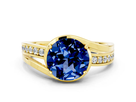 Yellow gold Round Cut Blue Sapphire Solitaire Ring with Split Shank and Prong Setting
