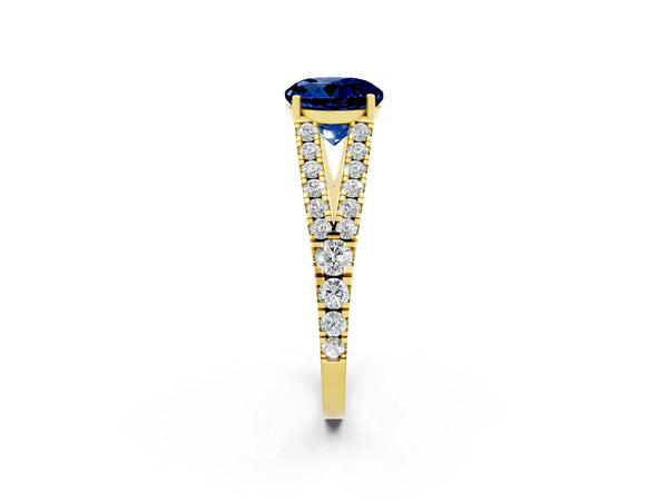 Yellow gold Round Cut Blue Sapphire Split Shank Pavé Engagement Ring with Four-Prong Setting