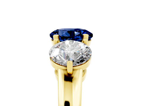 Yellow gold Round Cut Blue Sapphire Three-Stone Ring with Prong Setting and Classic Band_5
