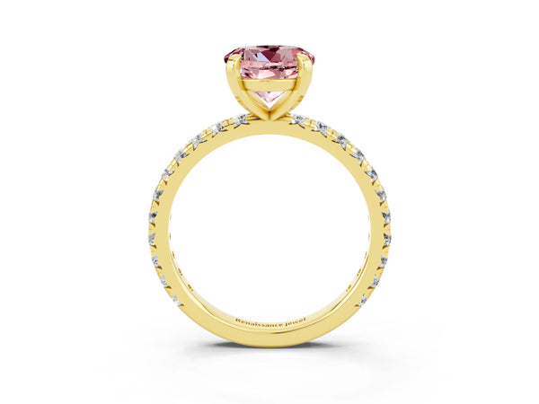 Yellow gold Round Cut Cut Diamond Pavé Band with Four-Prong Setting