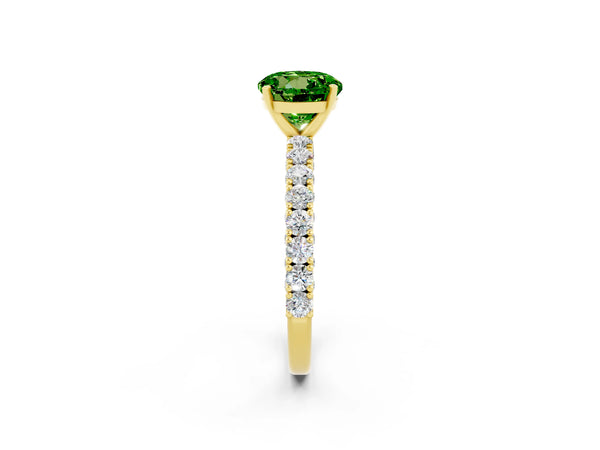 Yellow gold Round Cut Diamond Pavé Band Solitaire Ring with Prong Setting