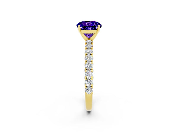 Yellow gold Round Cut Diamond Pavé Band Solitaire Ring with Prong Setting