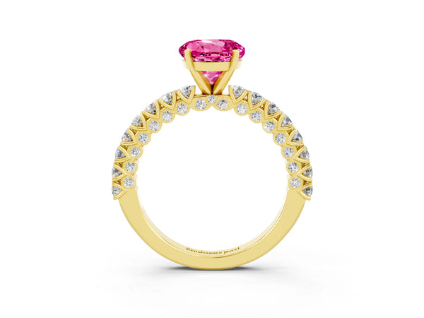 Yellow gold Round Cut Diamond Pavé Band Solitaire Ring with Prong Setting