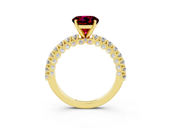 Yellow gold Round Cut Diamond Pavé Band Solitaire Ring with Prong Setting