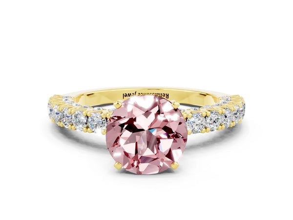 Yellow gold Round Cut Diamond Pavé Band Solitaire Ring with Prong Setting