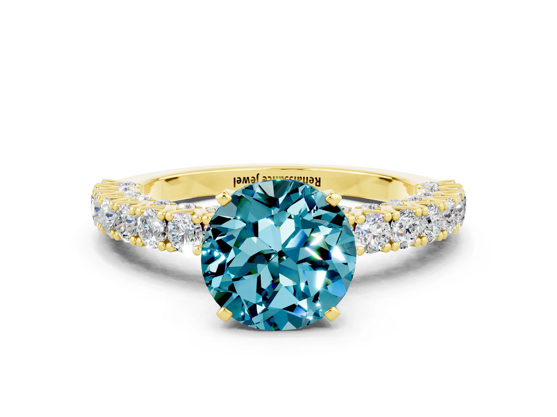 Yellow gold Round Cut Diamond Pavé Band Solitaire Ring with Prong Setting