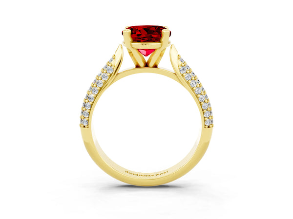Yellow gold Round Cut Diamond Solitaire Engagement Ring with Pavé Band and Four-Prong Setting
