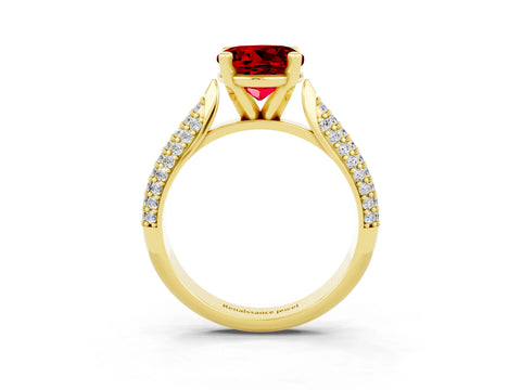 Yellow gold Round Cut Diamond Solitaire Engagement Ring with Pavé Band and Four-Prong Setting_3