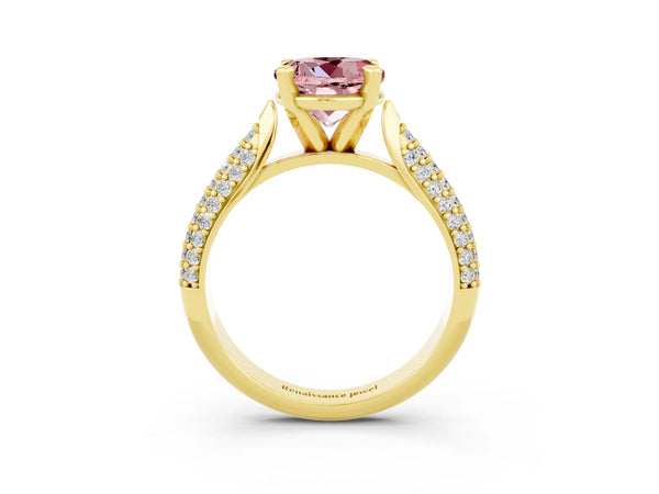 Yellow gold Round Cut Diamond Solitaire Engagement Ring with Pavé Band and Four-Prong Setting