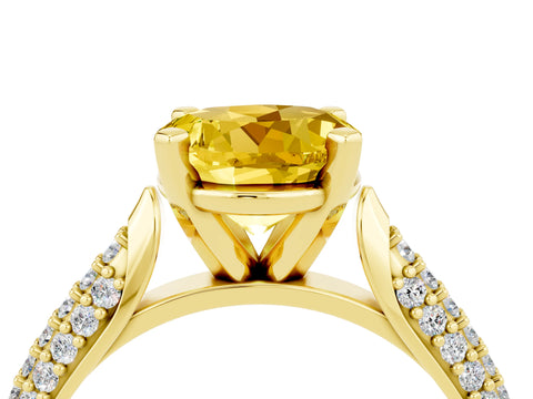 Yellow gold Round Cut Diamond Solitaire Engagement Ring with Pavé Band and Four-Prong Setting_4
