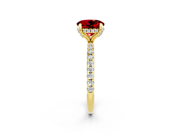 Yellow gold Round Cut Diamond Solitaire Ring with Four-Prong Setting and Pavé Band