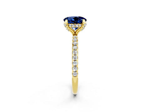 Yellow gold Round Cut Diamond Solitaire Ring with Four-Prong Setting and Pavé Band_2