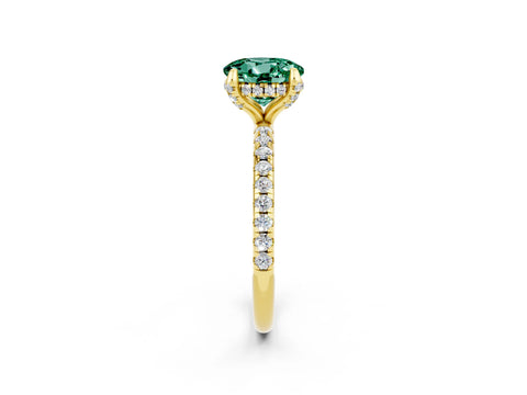 Yellow gold Round Cut Diamond Solitaire Ring with Four-Prong Setting and Pavé Band_2