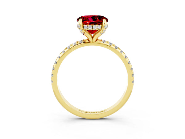 Yellow gold Round Cut Diamond Solitaire Ring with Four-Prong Setting and Pavé Band