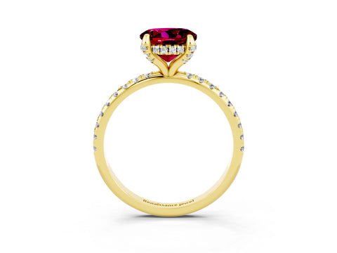 Yellow gold Round Cut Diamond Solitaire Ring with Four-Prong Setting and Pavé Band_3