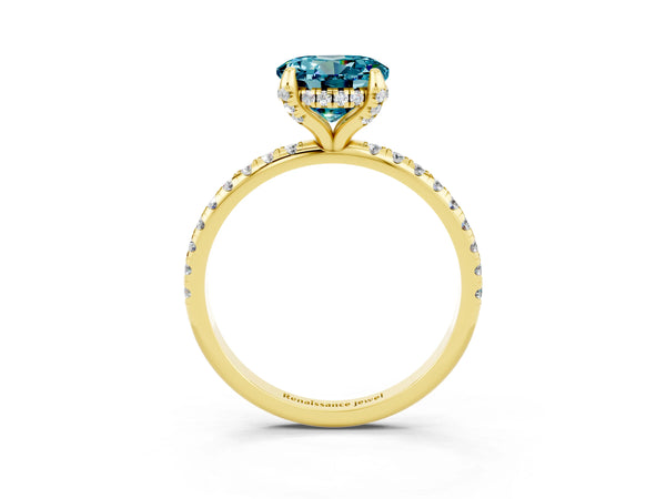Yellow gold Round Cut Diamond Solitaire Ring with Four-Prong Setting and Pavé Band